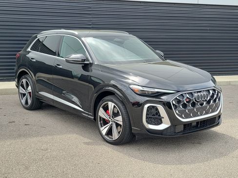 Certified 2025 Audi SQ5 Premium Plus AWD/4WD image 2