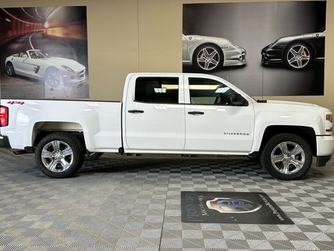 Used 2018 Chevrolet Silverado 1500 Custom w/ Custom Value Package AWD/4WD image 3