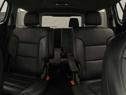 Used 2023 GMC Acadia SLT FWD image 10
