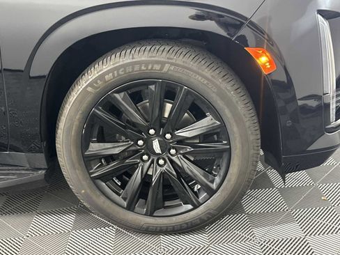 Used 2021 Cadillac Escalade ESV Sport w/ Driver Assist Tech Package AWD/4WD image 14