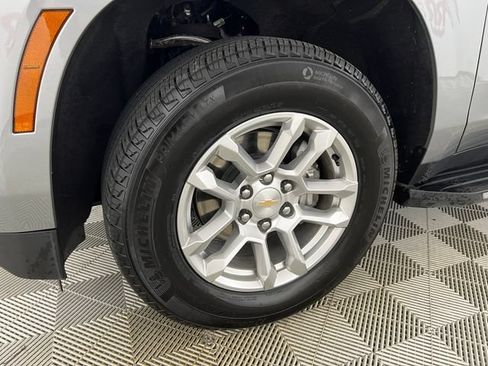 Used 2025 Chevrolet Tahoe LS RWD image 25
