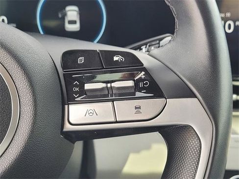 Used 2024 Hyundai Elantra Limited image 17