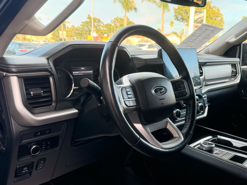 Used 2024 Ford Expedition XLT RWD image 11