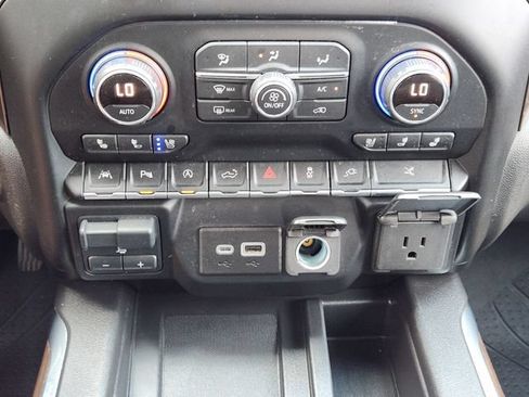 Used 2021 Chevrolet Silverado 1500 High Country w/ Technology Package AWD/4WD image 20
