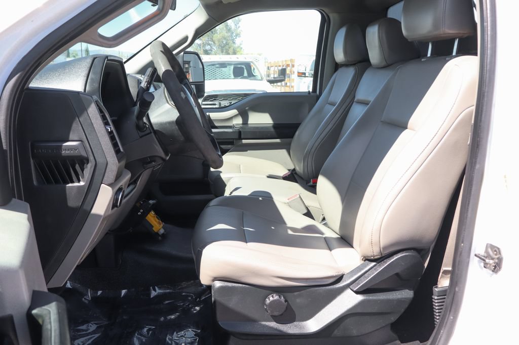 Used 2017 Ford F550 2WD Regular Cab Super Duty image 15