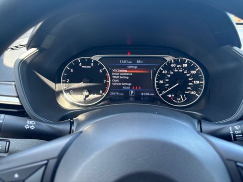 Used 2025 Nissan Altima 2.5 SV FWD image 40