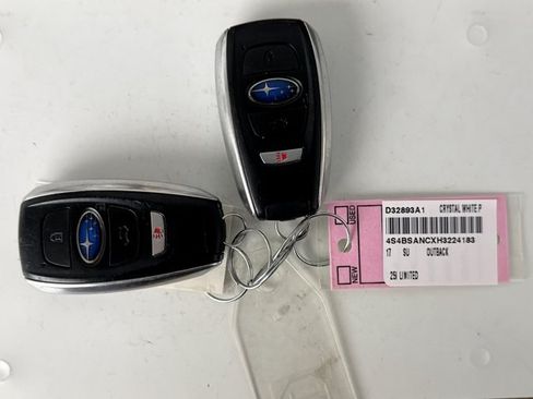 Used 2017 Subaru Outback 2.5i Limited AWD/4WD image 23