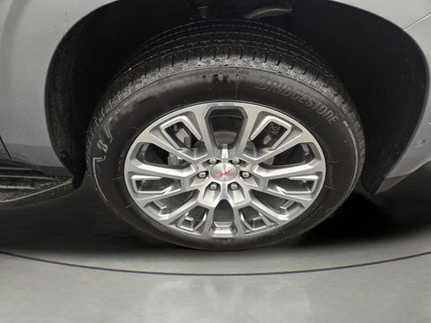 Used 2025 GMC Yukon Denali image 12