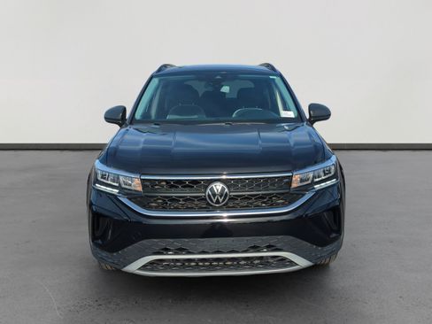 Certified 2022 Volkswagen Taos S image 8