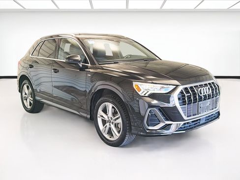 Used 2023 Audi Q3 2.0T Premium w/ Convenience Package image 3