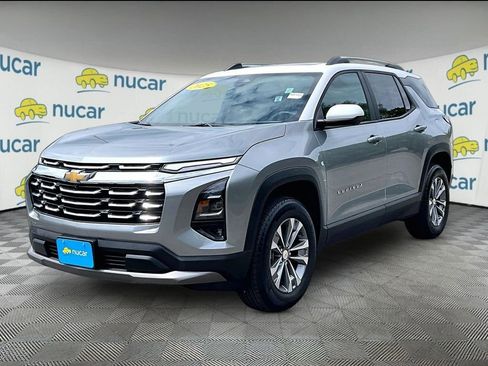 Used 2025 Chevrolet Equinox LT w/ Convenience Package II AWD/4WD image 3