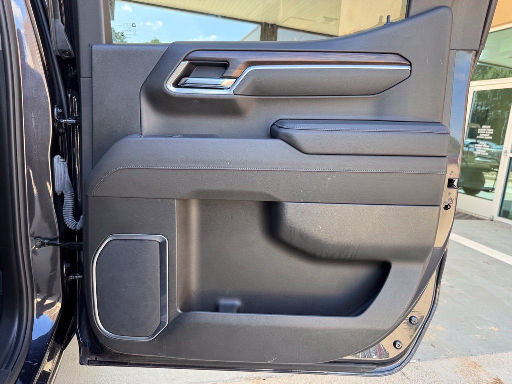 Used 2025 GMC Sierra 1500 SLT AWD/4WD image 22