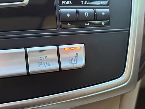 Used 2014 Mercedes-Benz GL 450 4MATIC image 27