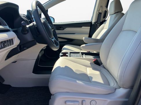 Certified 2026 Honda Odyssey EX-L image 11