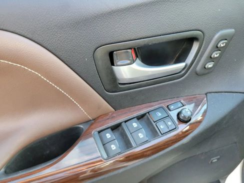 Used 2017 Toyota Sienna Limited Premium w/ Advanced Technology Package FWD image 22