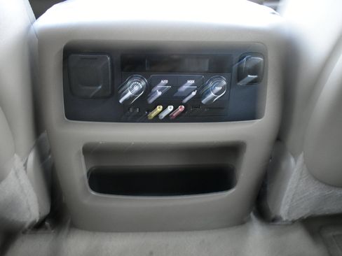 Used 2015 Chevrolet Suburban LTZ image 43