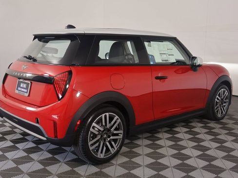 Used 2025 MINI Cooper 2-Door Hardtop image 2