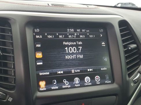 Used 2018 Jeep Cherokee Trailhawk w/ Trailer Tow Group image 27