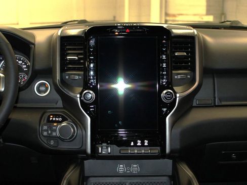 New 2026 RAM 1500 4x4 Crew Cab image 12