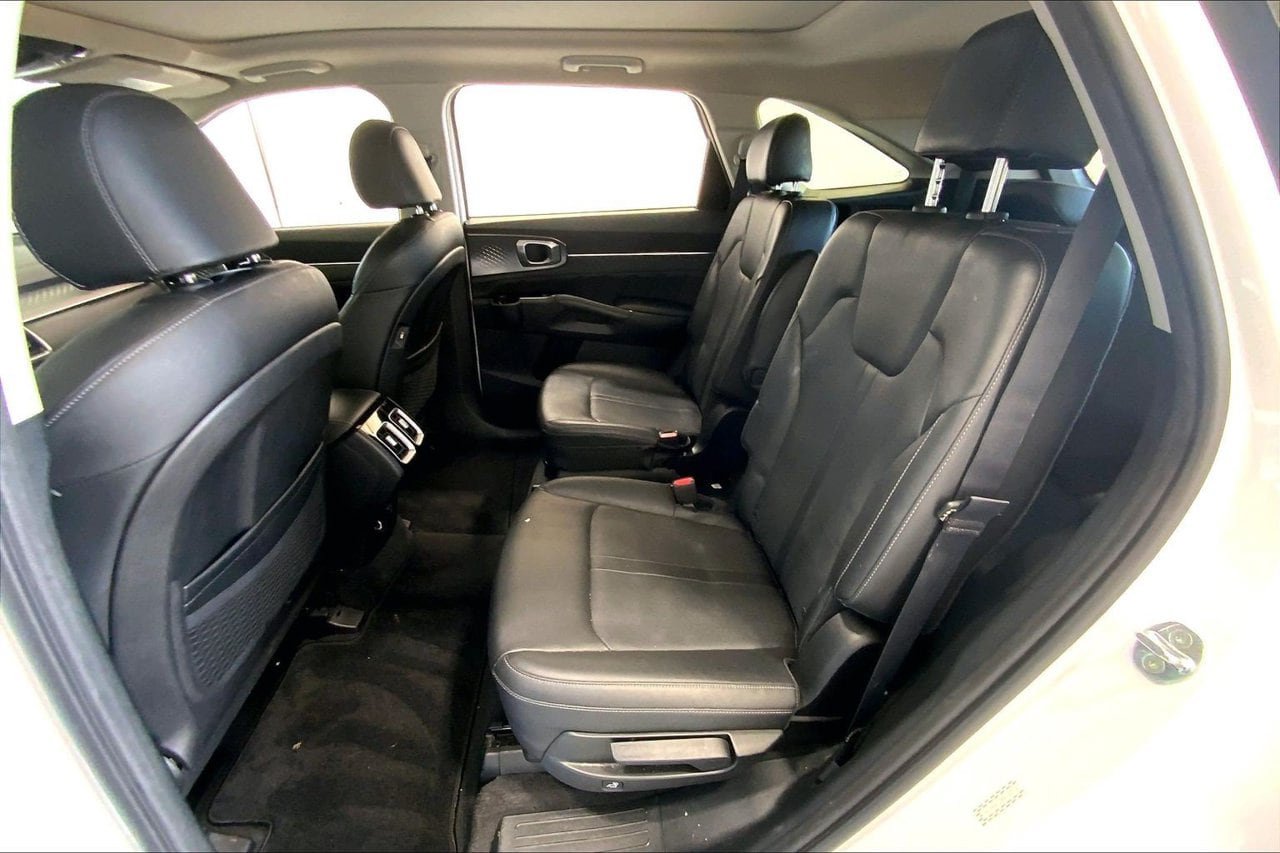 Used 2022 Kia Sorento SX AWD/4WD image 24