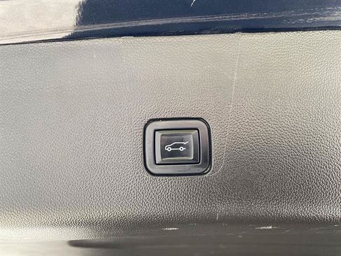 Used 2023 Chevrolet Traverse LT w/ LPO, Floor Liner Package AWD/4WD image 50