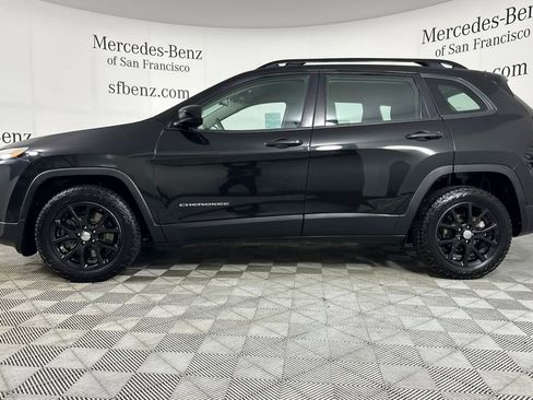 Used 2016 Jeep Cherokee Sport FWD image 7