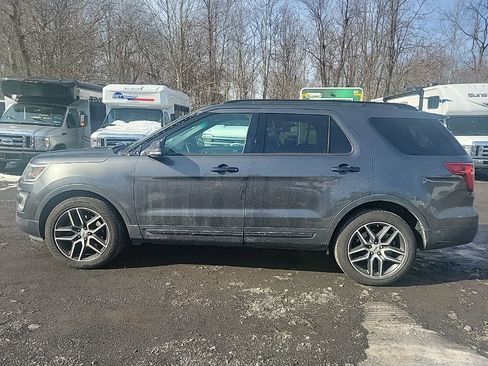 Used 2016 Ford Explorer Sport w/ Equipment Group 401A image 8