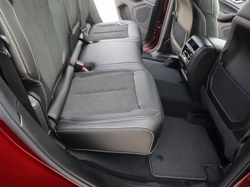 New 2025 Jeep Grand Cherokee Altitude image 14