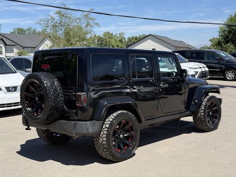 Used 2015 Jeep Wrangler Unlimited Sahara AWD/4WD image 4