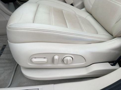 Used 2022 GMC Acadia Denali w/ Denali Ultimate Package image 13