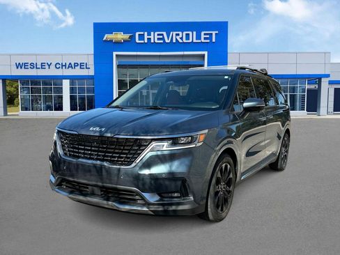 Used 2022 Kia Carnival SX image 1