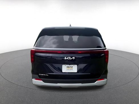 Used 2026 Kia Carnival FWD image 12