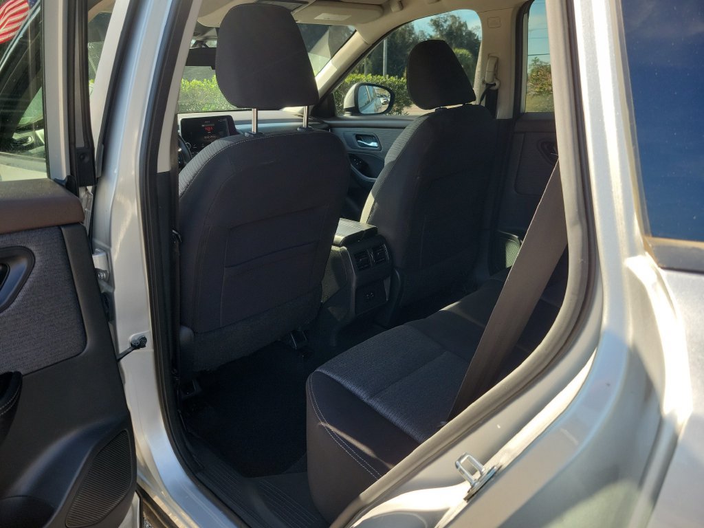 Certified 2022 Nissan Rogue SV AWD/4WD image 9