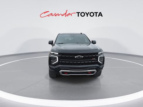 Used 2025 Chevrolet Suburban Z71 w/ Comfort Package image 3