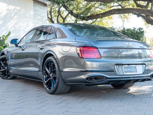 Used 2025 Bentley Flying Spur Plug-In Hybrid AWD/4WD image 54