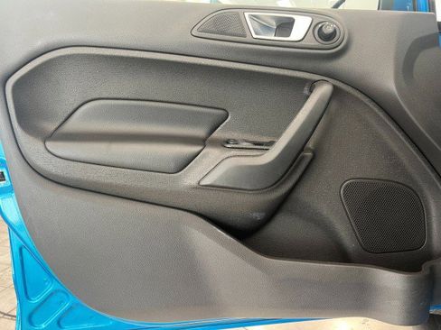 Used 2014 Ford Fiesta Titanium image 12