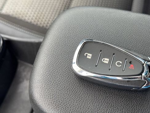 Used 2025 Chevrolet Trax LT FWD image 23