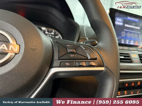 Used 2023 Nissan Altima 2.5 SV FWD image 21