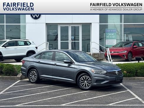 Used 2019 Volkswagen Jetta SE FWD image 1