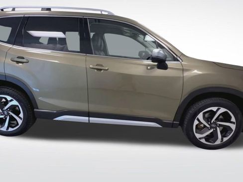 Used 2023 Subaru Forester Touring AWD/4WD image 9