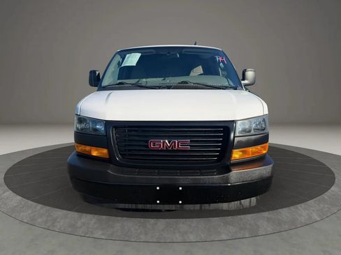 Used 2022 GMC Savana 2500 RWD image 2