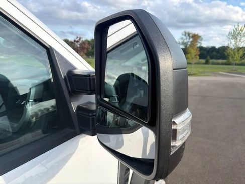 Used 2024 Ford F550 4x4 Crew Cab Super Duty image 7