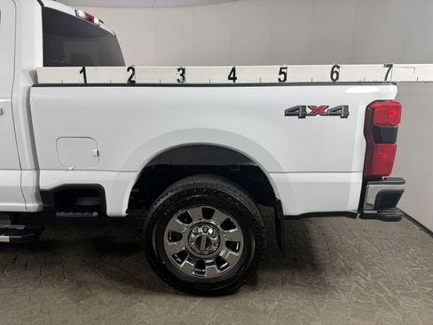 Used 2025 Ford F250 Lariat AWD/4WD image 5