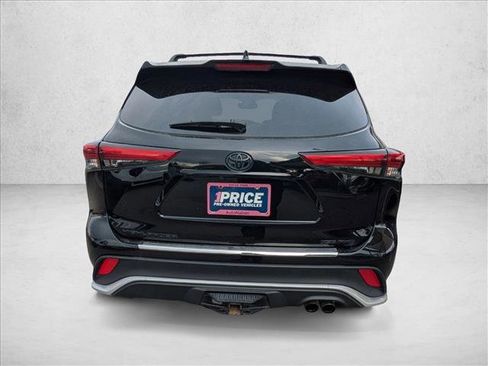 Used 2021 Toyota Highlander XSE image 6