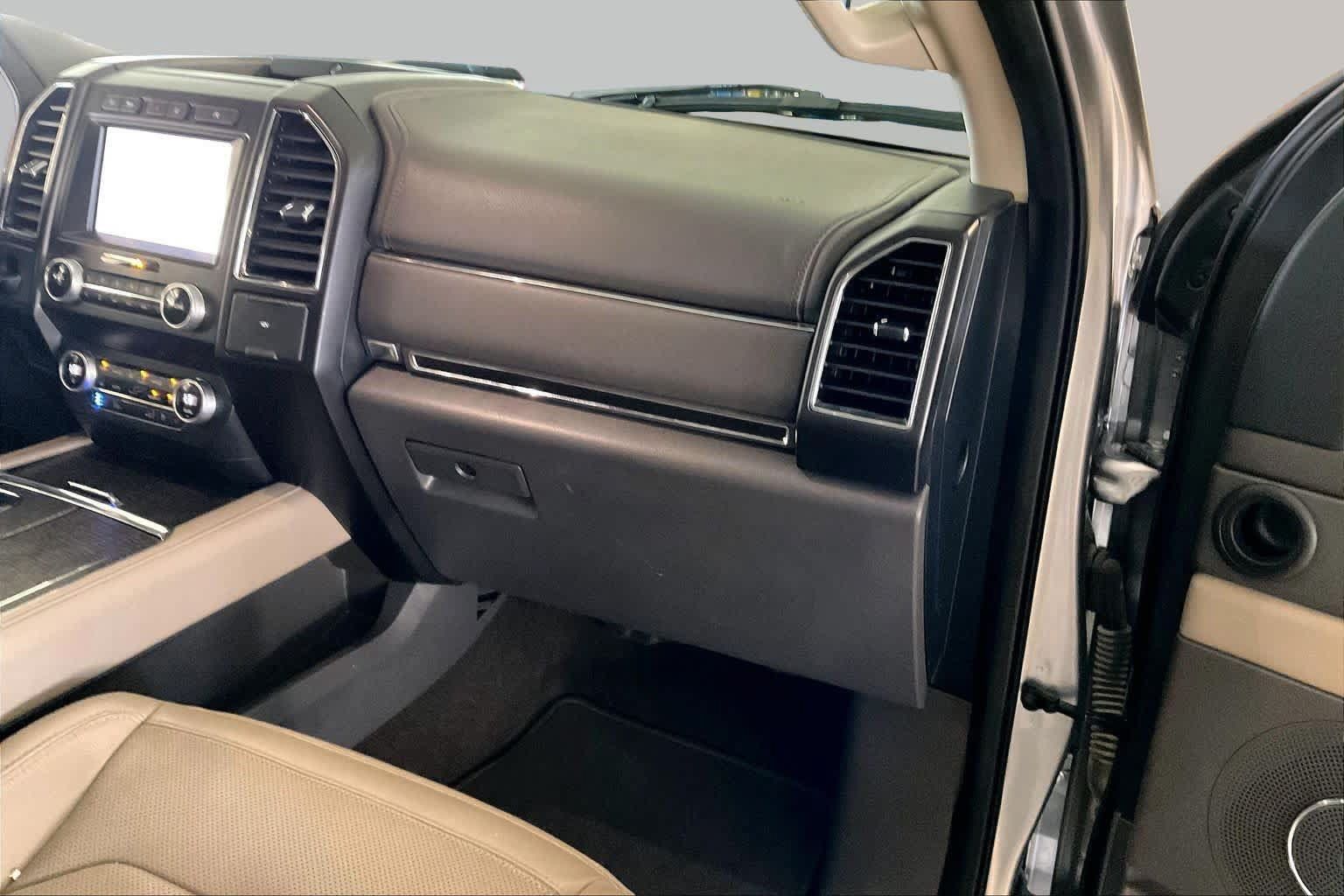 Used 2021 Ford Expedition Limited AWD/4WD image 17