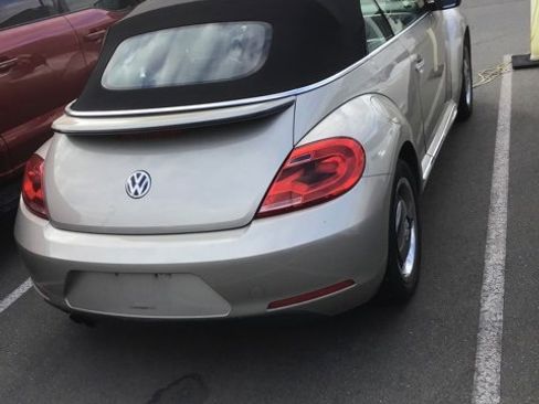 Used 2015 Volkswagen Beetle 1.8T image 5