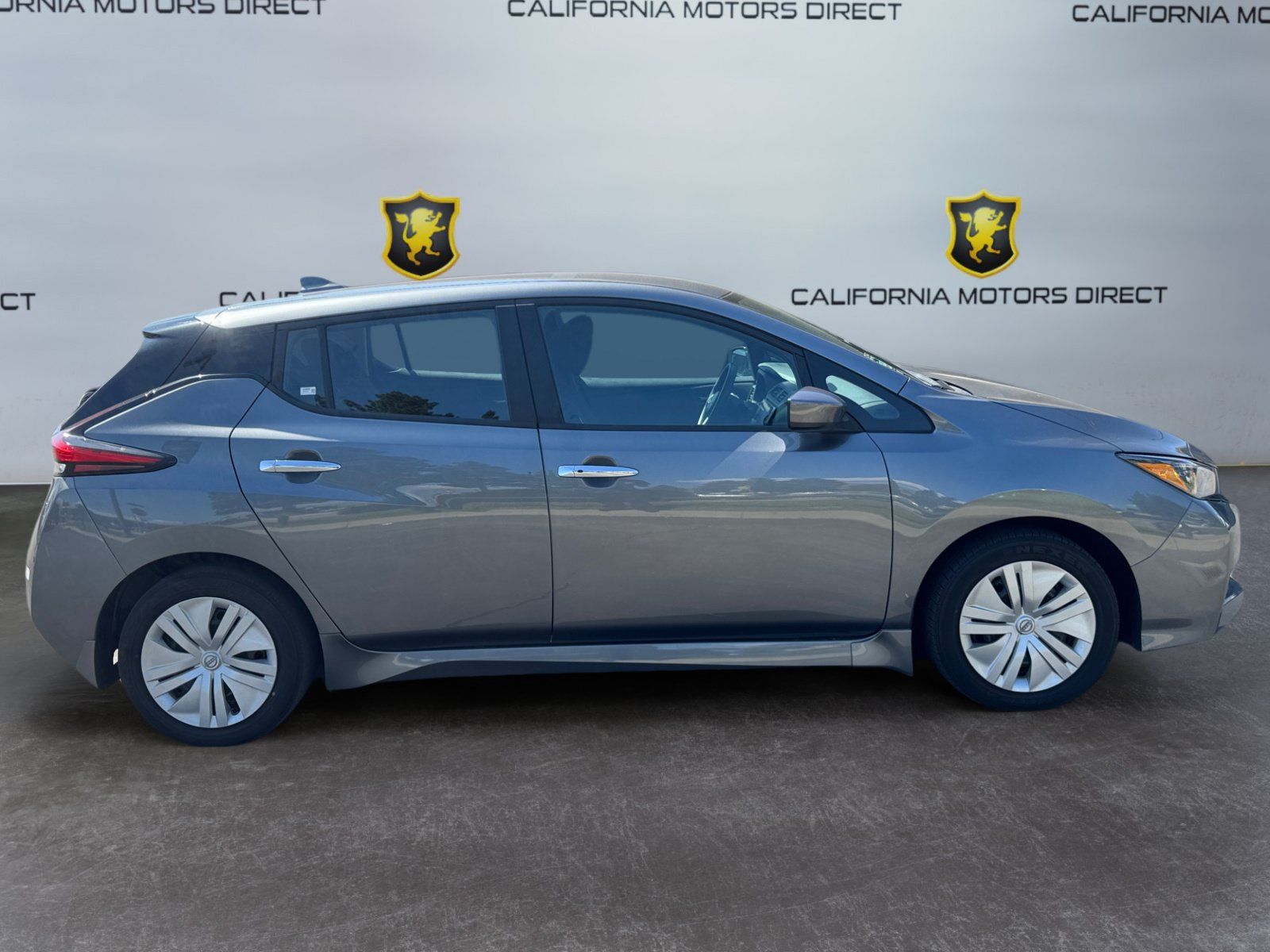 Used 2025 Nissan Leaf S FWD image 6