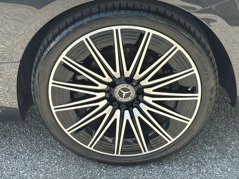 Certified 2025 Mercedes-Benz CLE 300 4MATIC Coupe image 22