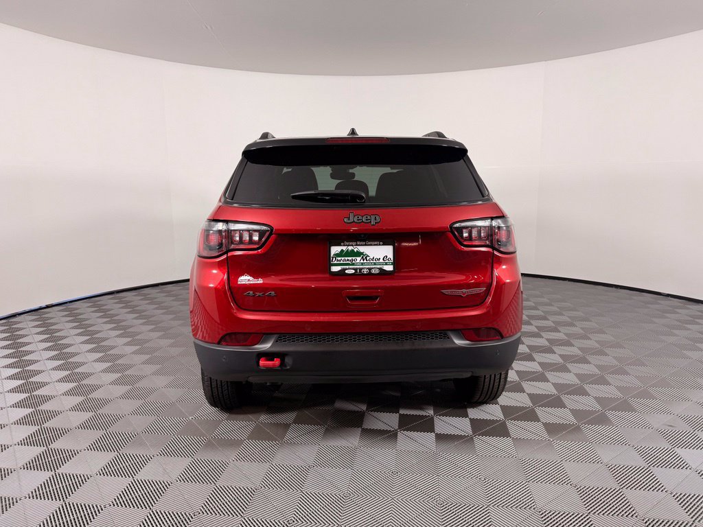 Used 2025 Jeep Compass Trailhawk AWD/4WD image 10
