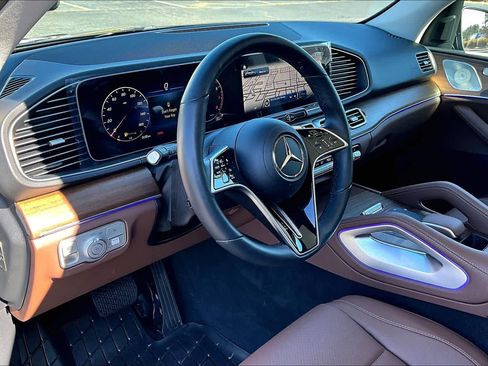 Used 2025 Mercedes-Benz GLE 350 4MATIC image 17